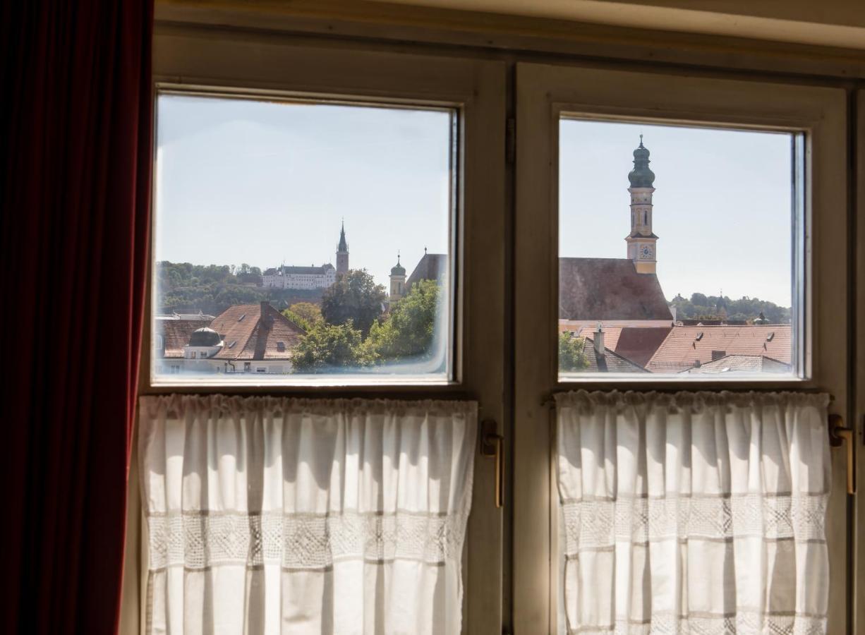 Simones Hotel Fuerstenhof ลันด์สฮูท ภายนอก รูปภาพ