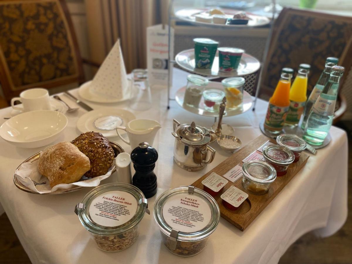 Simones Hotel Fuerstenhof ลันด์สฮูท ภายนอก รูปภาพ