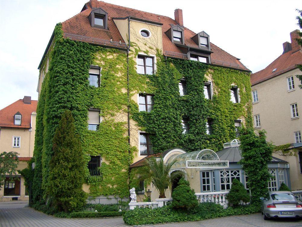 Simones Hotel Fuerstenhof ลันด์สฮูท ภายนอก รูปภาพ