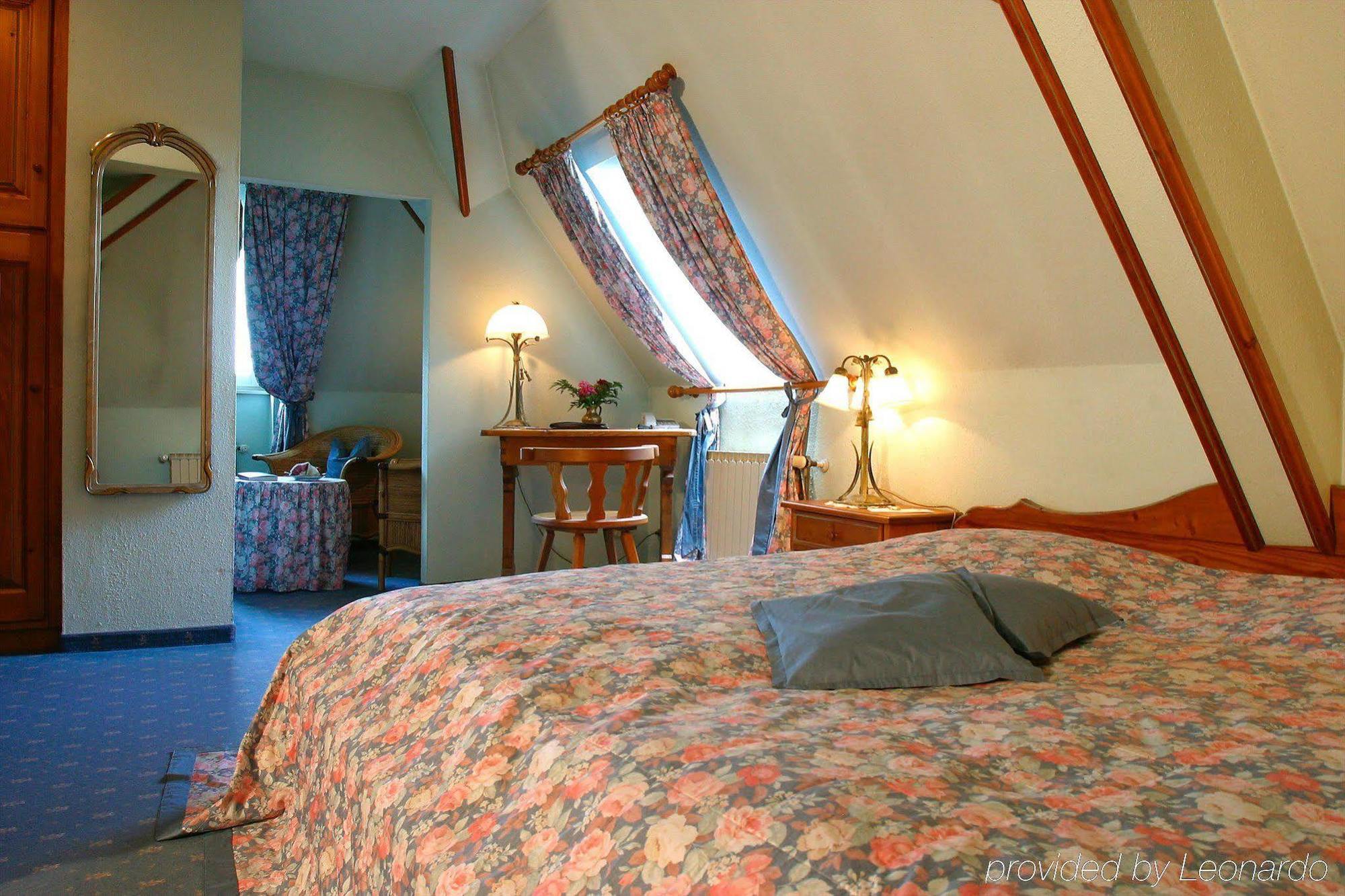 Simones Hotel Fuerstenhof ลันด์สฮูท ห้อง รูปภาพ