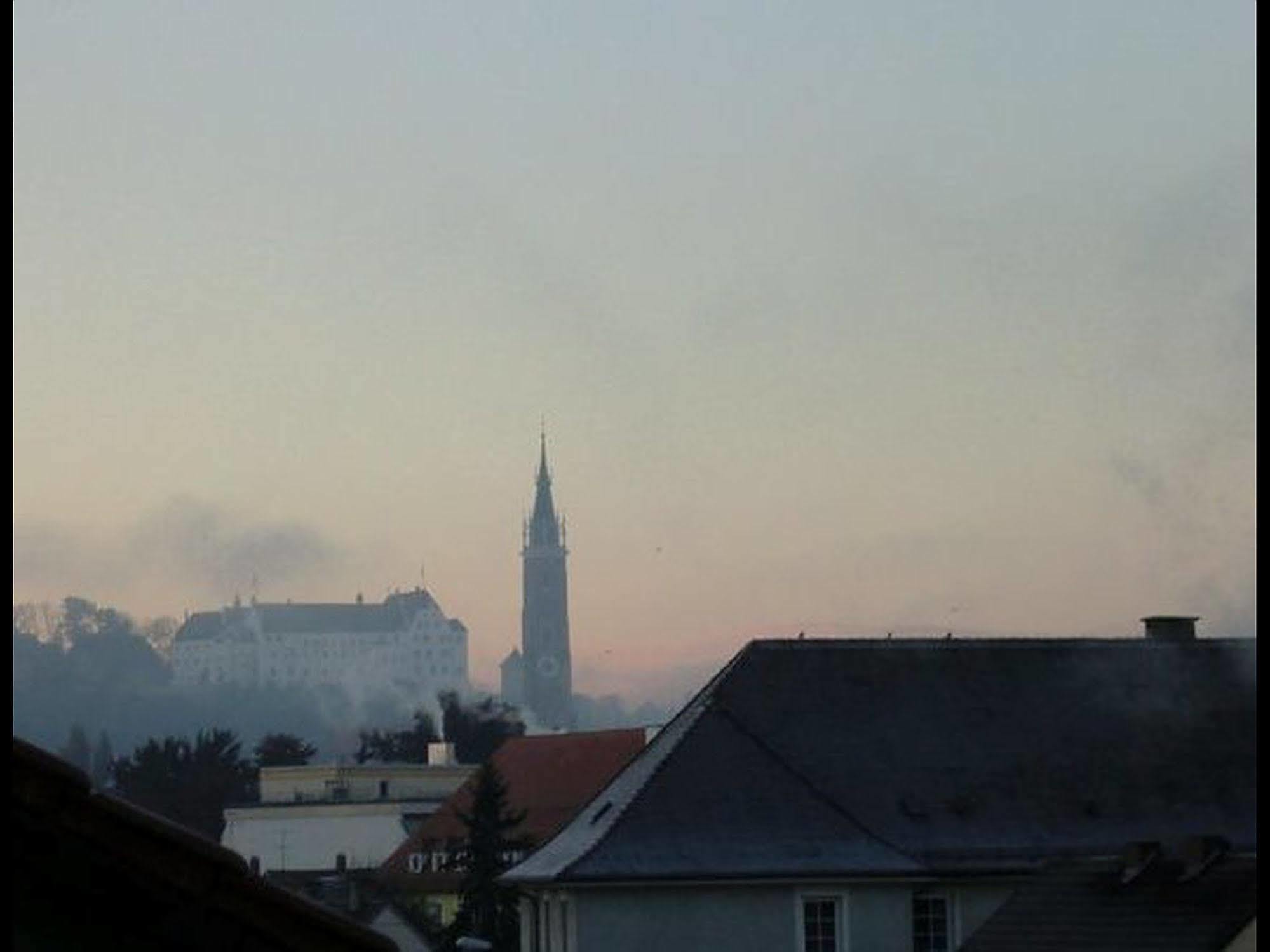 Simones Hotel Fuerstenhof ลันด์สฮูท ภายนอก รูปภาพ
