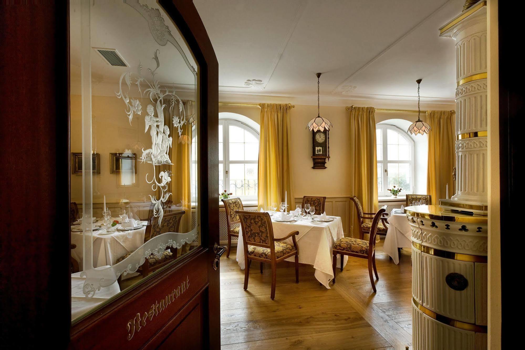 Simones Hotel Fuerstenhof ลันด์สฮูท ภายนอก รูปภาพ