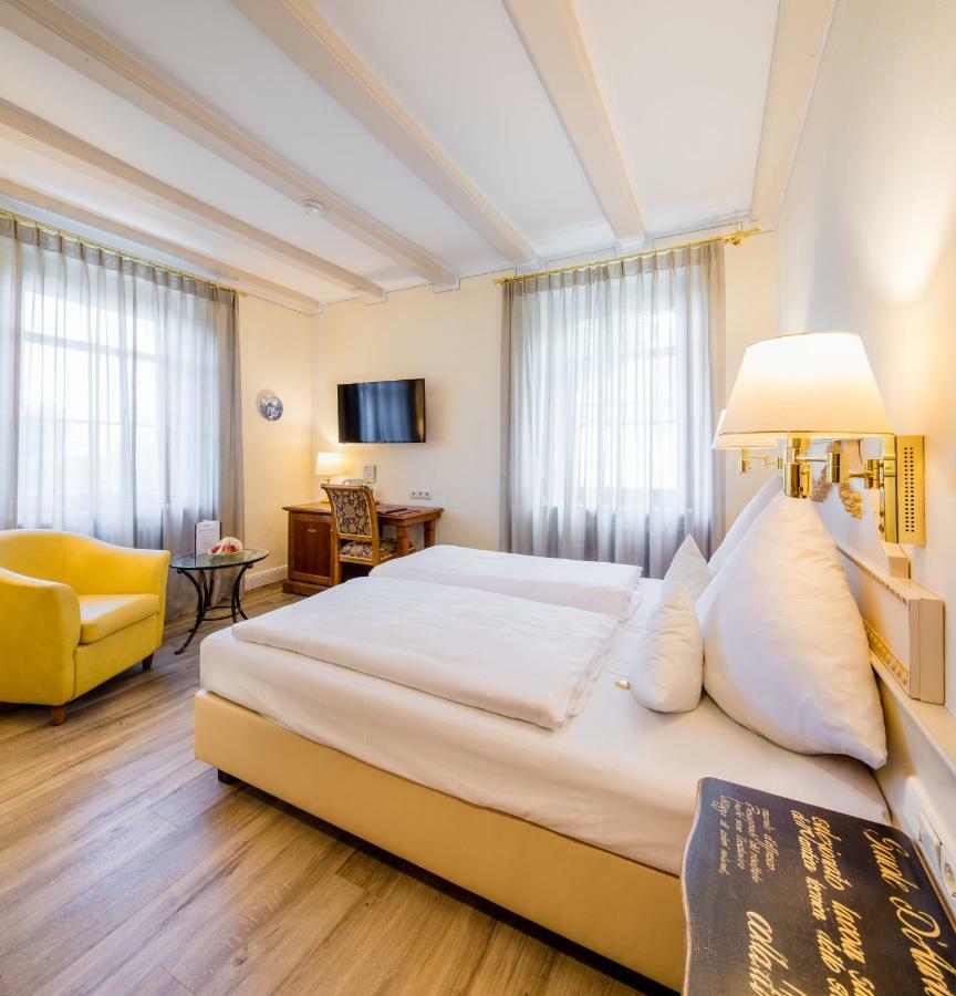 Simones Hotel Fuerstenhof ลันด์สฮูท ภายนอก รูปภาพ