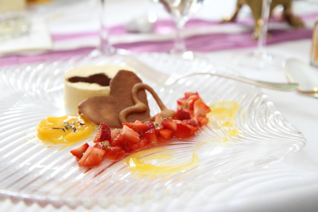 Simones Hotel Fuerstenhof ลันด์สฮูท ภายนอก รูปภาพ
