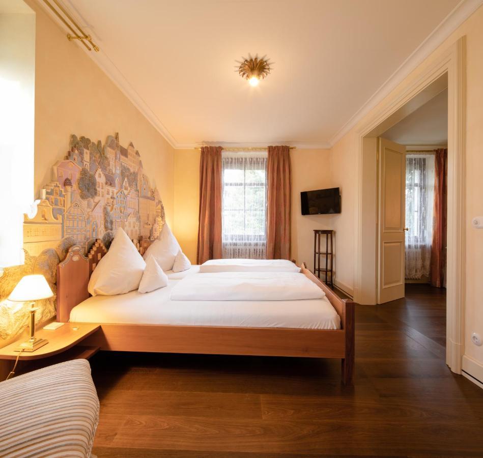 Simones Hotel Fuerstenhof ลันด์สฮูท ภายนอก รูปภาพ